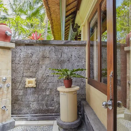 Puri Bagus Lovina Hotel Exterior photo