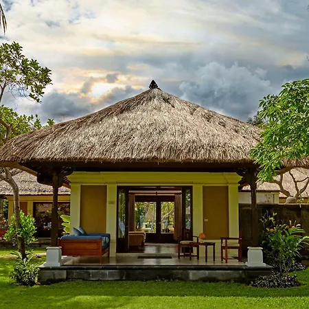 Puri Bagus Lovina Hotel Exterior photo